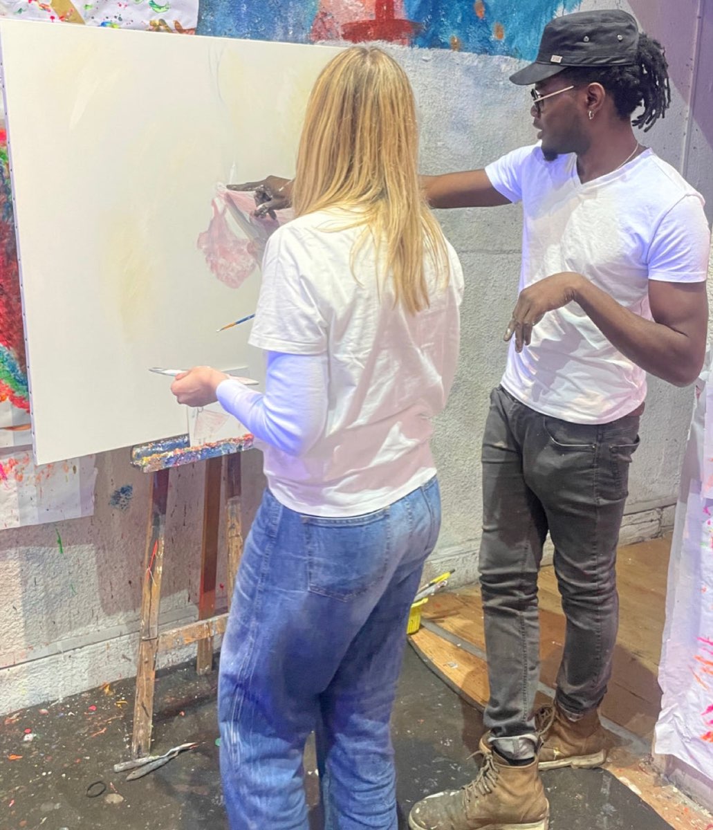 Créez votre propre tableau — Une grande toile à plusieurs mains, avec l'artiste à Lyon