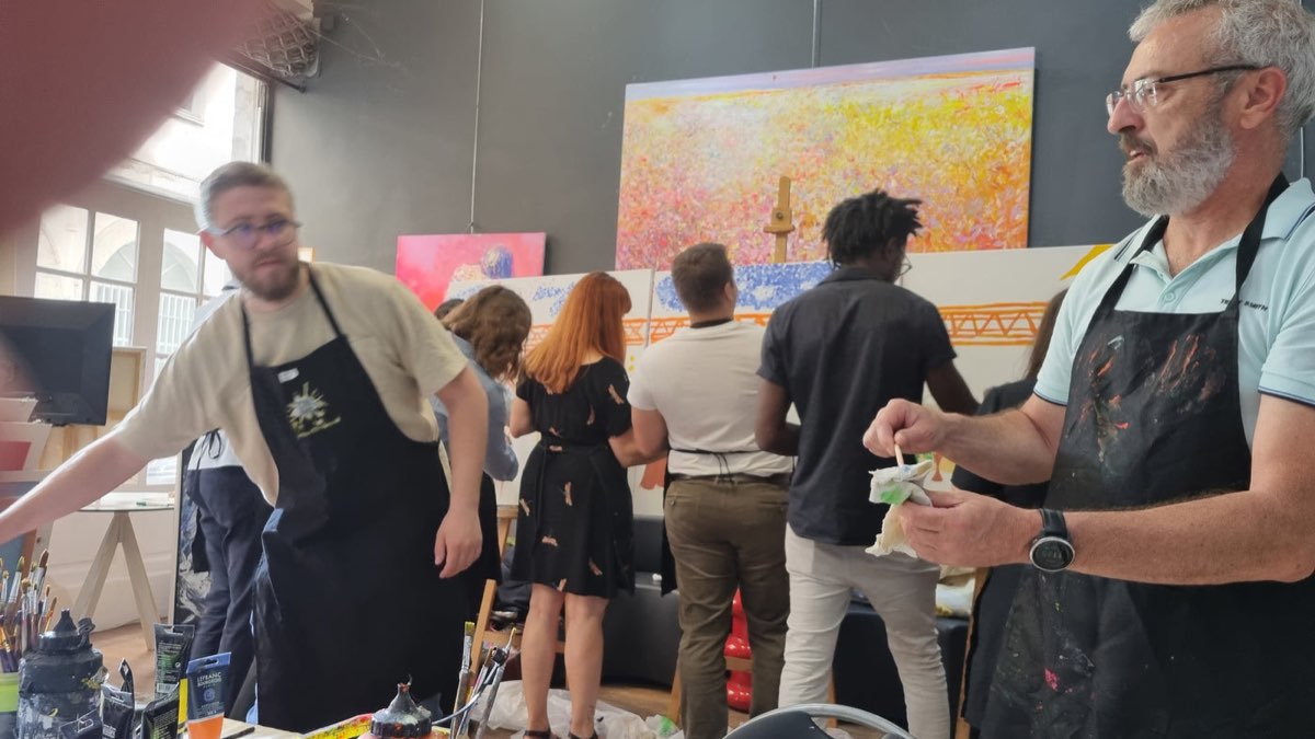 Team building fresque collaborative — Une œuvre commune à exposer dans vos locaux à Lyon